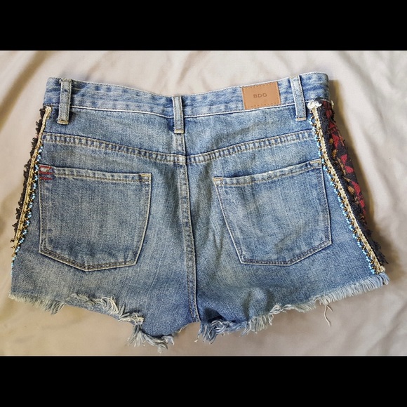 BDG Women’s shorts- size 25 W - Picture 2 of 6
